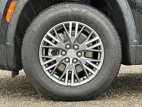 Used 2025 Chevrolet Traverse LT image 26