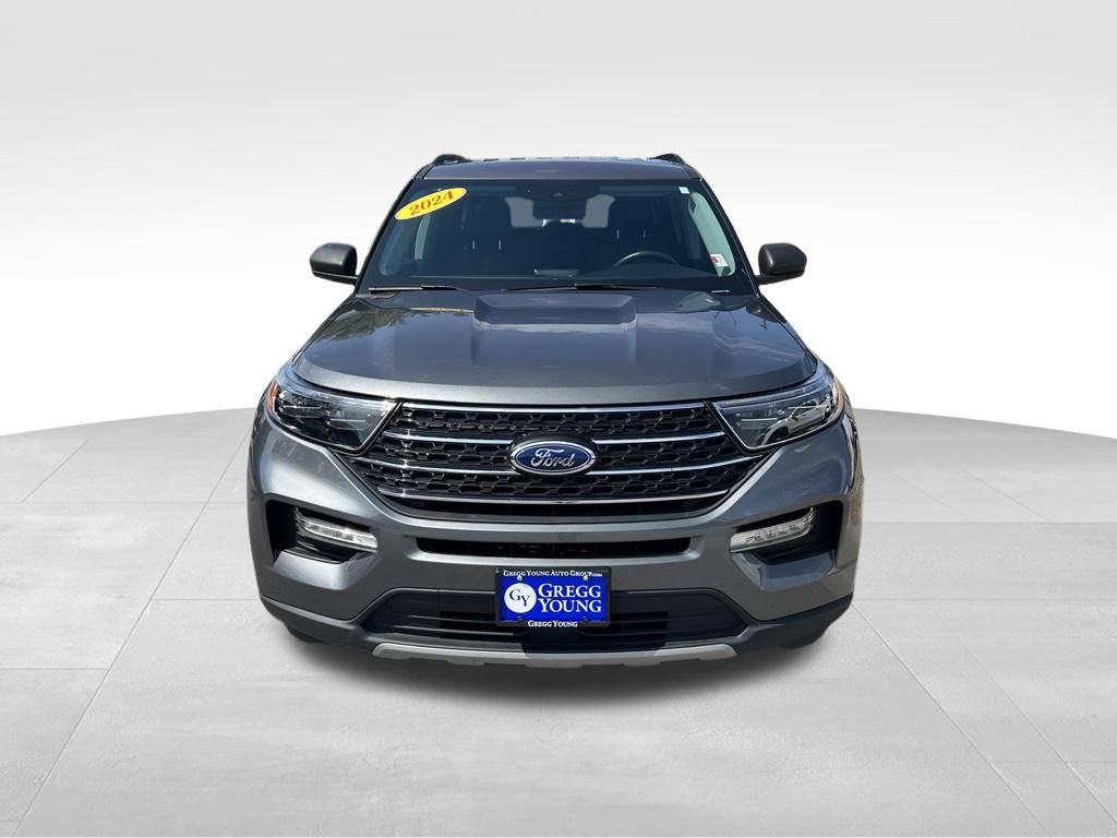 Used 2024 Ford Explorer XLT w/ Equipment Group 202A AWD/4WD image 10