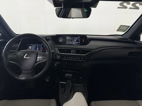 Used 2022 Lexus UX 200 w/ Premium Package FWD image 33