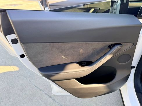 Used 2020 Tesla Model Y Long Range AWD/4WD image 41