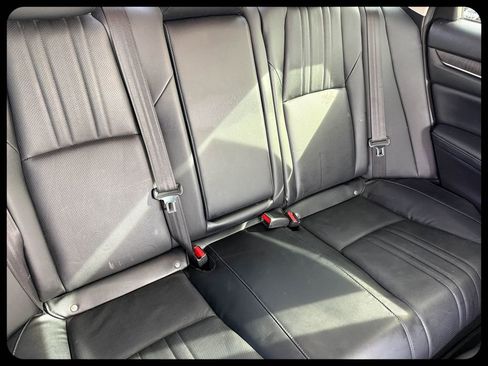 Used 2018 Honda Accord Touring image 14