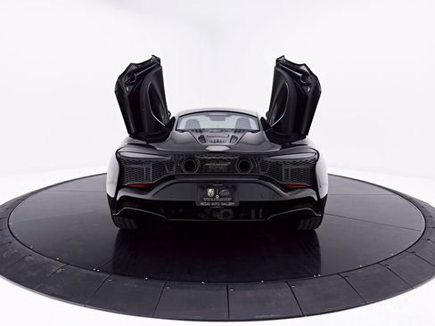 Used 2026 McLaren Artura RWD image 25