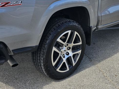 Used 2024 Chevrolet Colorado Z71 w/ Z71 Convenience Package 2 image 7