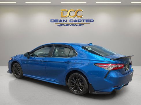 Used 2019 Toyota Camry SE FWD image 3