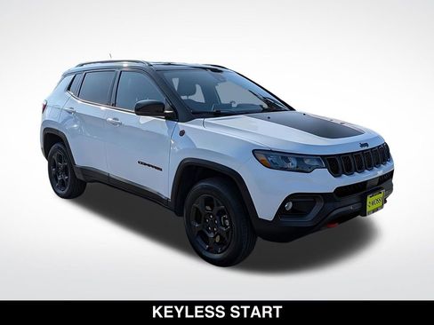Used 2024 Jeep Compass Trailhawk AWD/4WD image 11