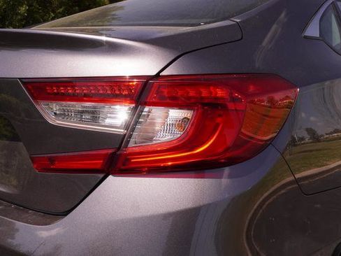 Used 2019 Honda Accord LX image 31