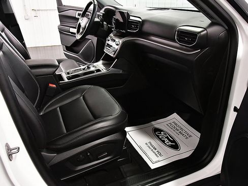 Used 2023 Ford Explorer XLT w/ Equipment Group 202A image 30