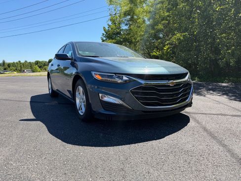 Used 2025 Chevrolet Malibu LS FWD image 3