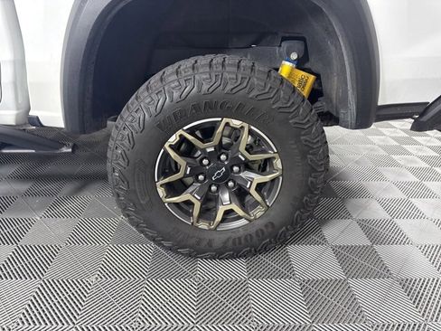 Used 2023 Chevrolet Colorado ZR2 w/ ZR2 Convenience Package III image 7