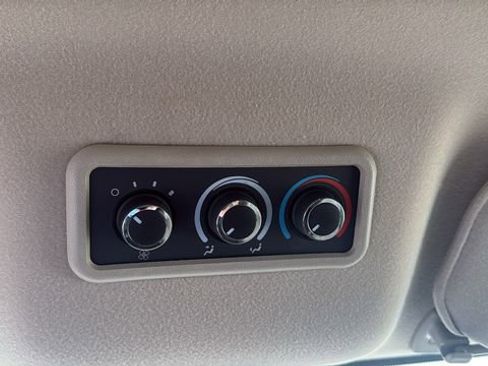 Used 2023 Chevrolet Express 3500 LT w/ LT Preferred Equipment Group RWD image 18