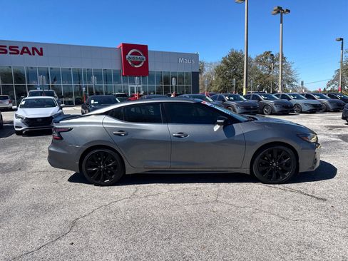 Certified 2023 Nissan Maxima SR w/ Sport Mat Group image 4