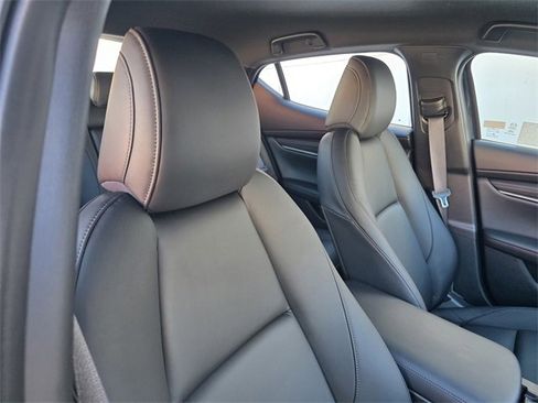 Certified 2025 MAZDA MAZDA3 s Sport image 12