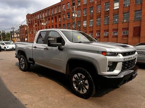 Used 2021 Chevrolet Silverado 2500 Custom w/ Custom Convenience Package AWD/4WD image 2