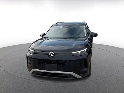Used 2026 Volkswagen Tiguan SE FWD image 5