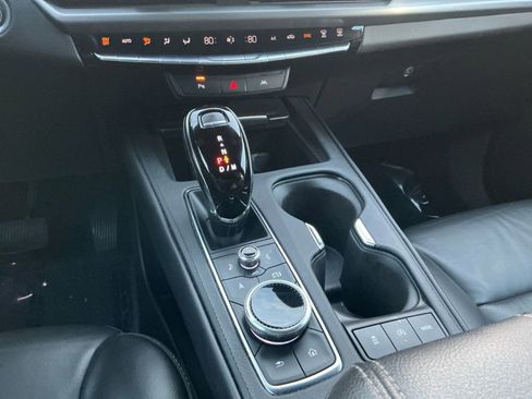 Used 2024 Cadillac XT4 Premium Luxury image 12