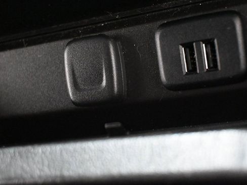 Used 2015 Chevrolet Suburban LTZ image 32