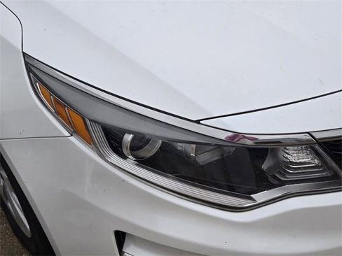 Used 2016 Kia Optima LX image 5