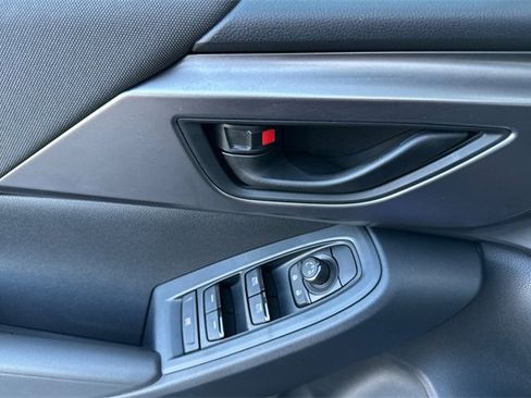 Used 2025 Subaru Impreza 2.0i image 11