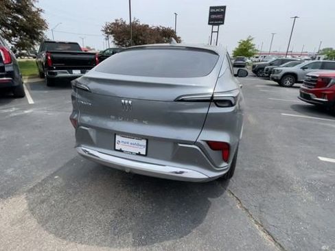 New 2025 Buick Envista Avenir image 9