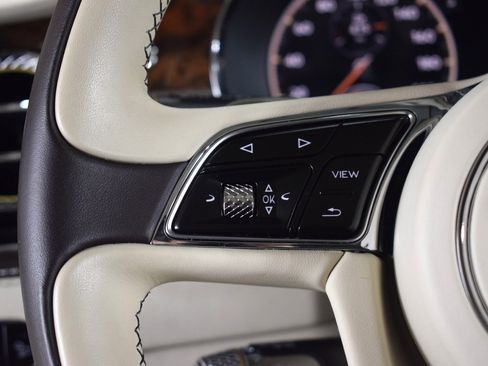 Certified 2020 Bentley Flying Spur W12 image 27