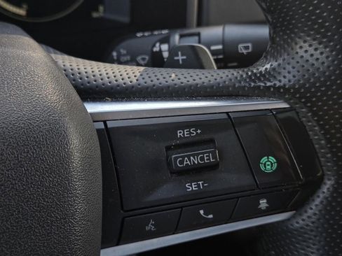 Used 2024 Mitsubishi Outlander SE image 28