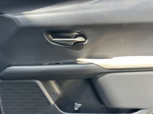 Used 2019 Lexus UX 200 w/ Premium Package image 20