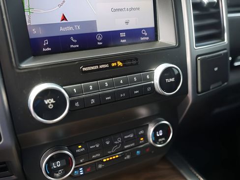 Used 2021 Ford Expedition Platinum RWD image 19