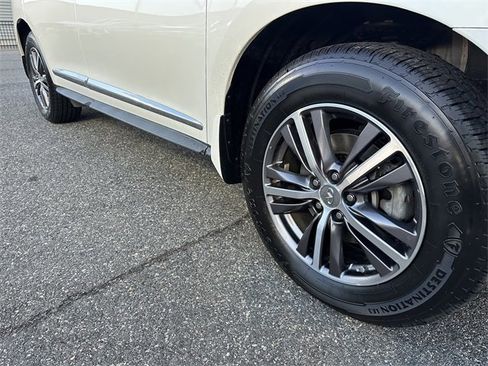 Used 2019 INFINITI QX60 Luxe w/ Essential Package image 11