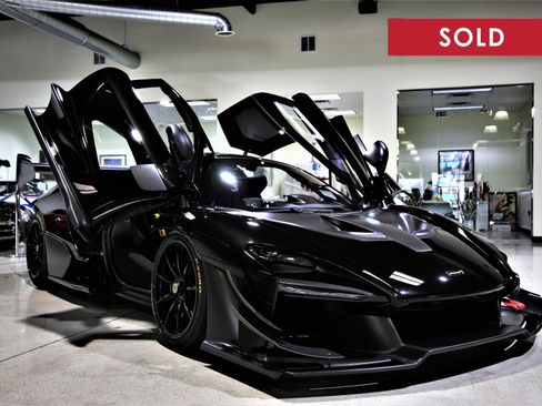 Used 2020 McLaren Senna image 1