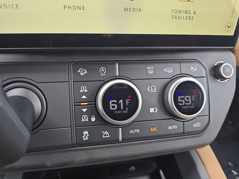 New 2026 Land Rover Defender 110 X-Dynamic SE AWD/4WD image 17