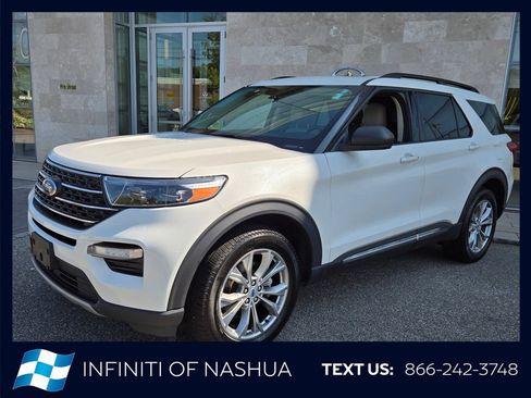 Used 2023 Ford Explorer XLT w/ Equipment Group 202A AWD/4WD image 2