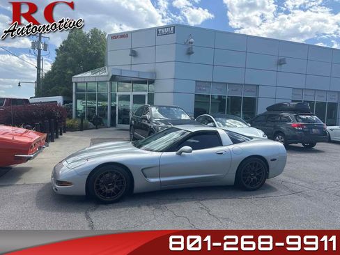 Used 2004 Chevrolet Corvette Coupe w/ Preferred Equipment Group image 1