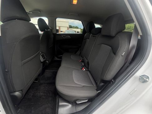 Used 2025 Kia Sportage LX FWD image 25