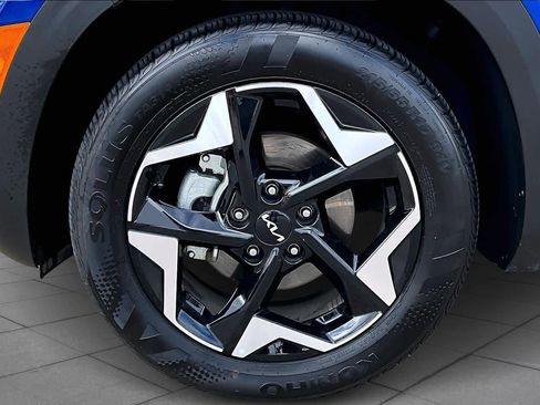 Used 2025 Kia Seltos S image 10