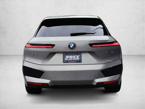 Used 2023 BMW iX xDrive50 w/ Sport Package AWD/4WD image 9