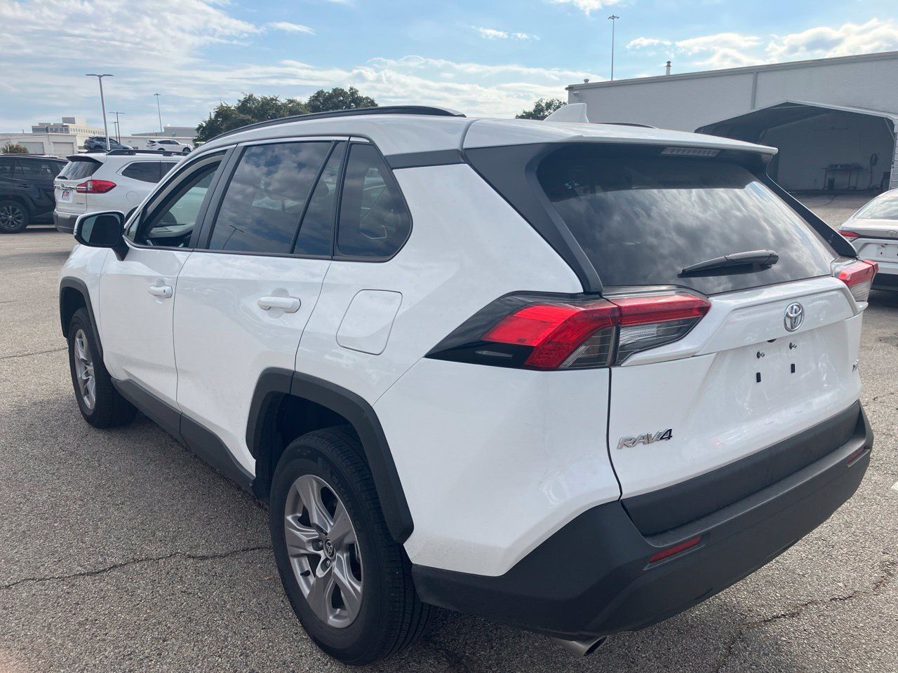 Used 2025 Toyota RAV4 XLE FWD image 6