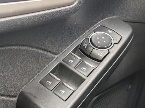 Used 2021 Ford Escape SE image 13