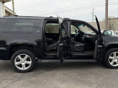 Used 2013 Chevrolet Suburban LT w/ Luxury Package image 29