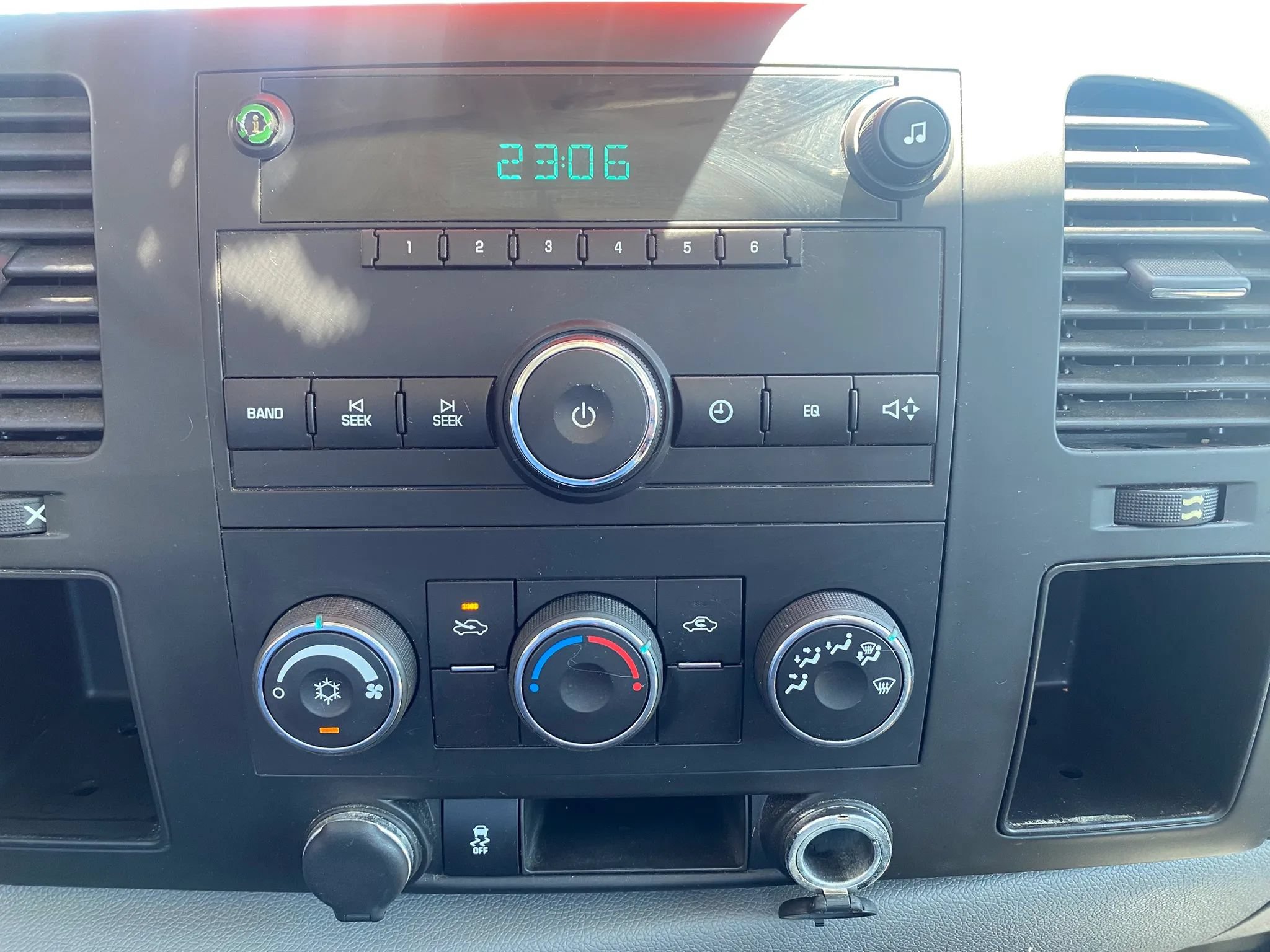 Used 2014 Chevrolet Silverado 3500 W/T RWD image 14