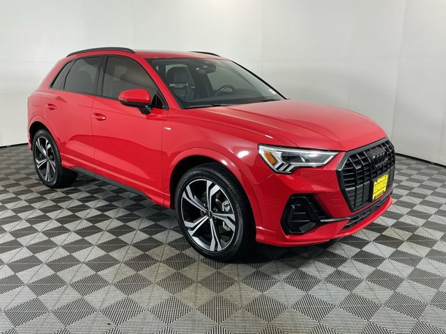 Used 2023 Audi Q3 2.0T Premium Plus w/ Premium Plus Package AWD/4WD image 3