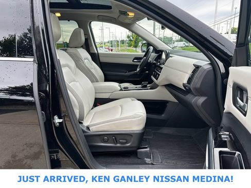 Certified 2023 Nissan Pathfinder SL w/ SL Premium Package AWD/4WD image 25
