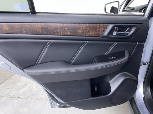 Used 2019 Subaru Outback 2.5i Limited AWD/4WD image 17