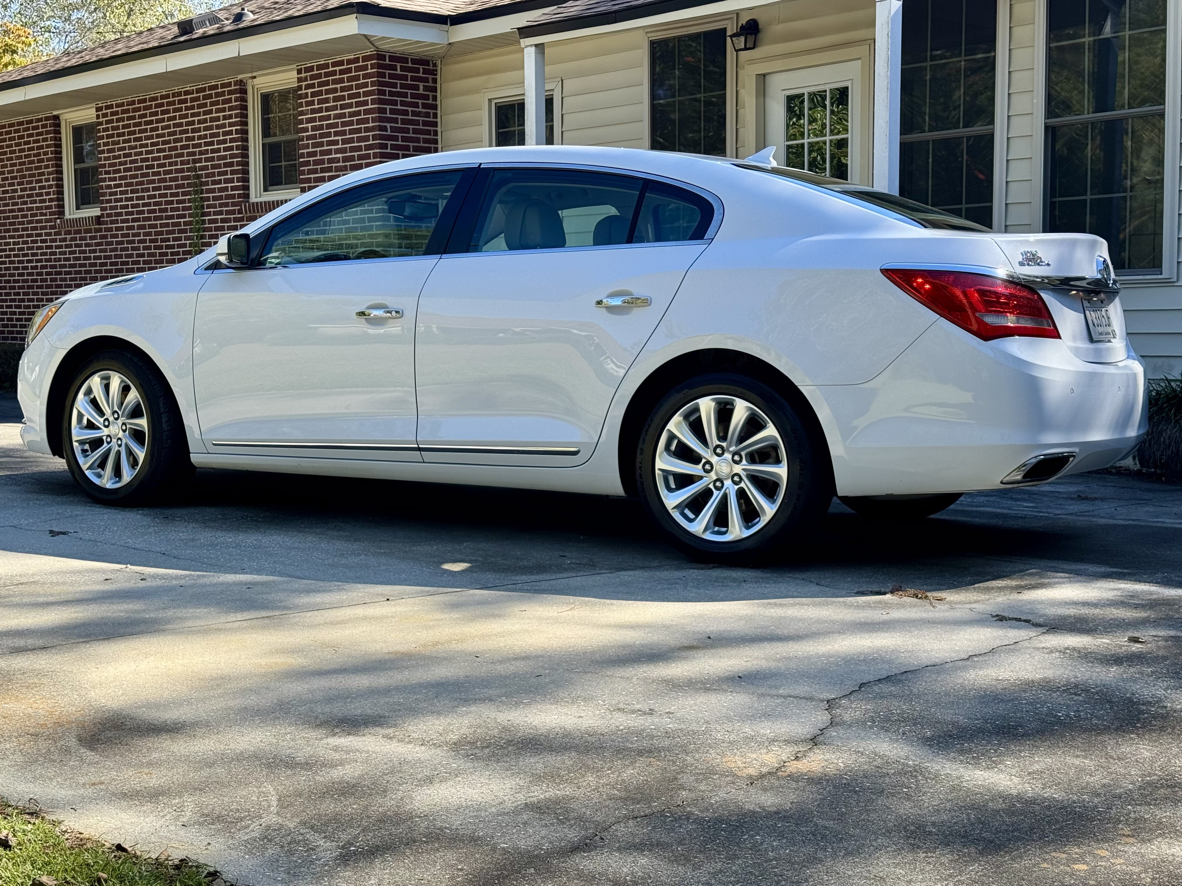 Used 2014 Buick LaCrosse Leather FWD image 7