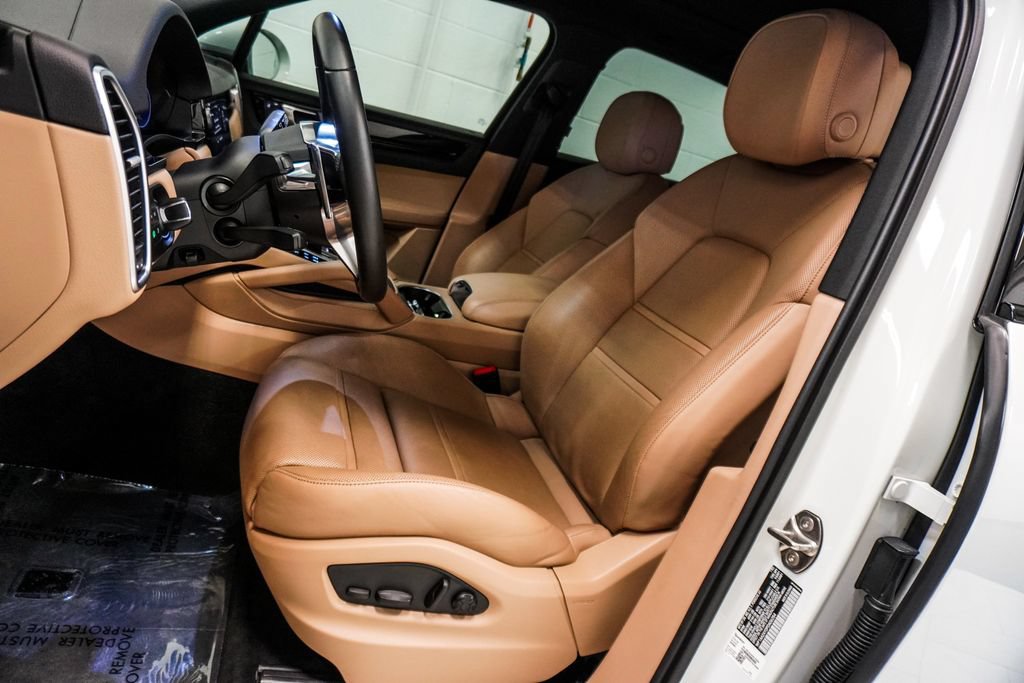 Used 2023 Porsche Cayenne AWD/4WD image 6