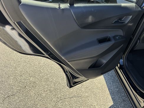 Used 2023 Chevrolet Equinox RS image 21