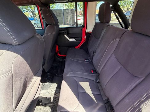 Used 2013 Jeep Wrangler Unlimited Rubicon w/ Connectivity Group image 12