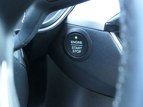 Used 2022 Ford Escape SE w/ SE Sport Appearance Package image 18