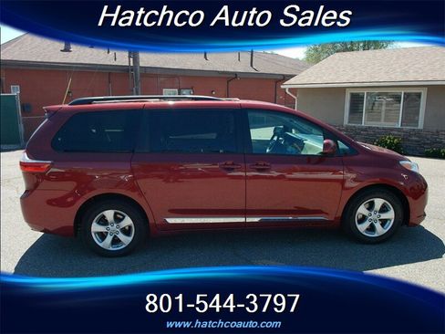 Used 2016 Toyota Sienna LE FWD image 6