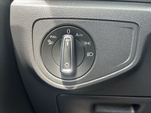 Used 2023 Volkswagen Atlas SE w/ Panoramic Sunroof Package FWD image 19