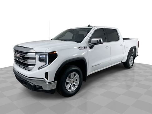 Used 2025 GMC Sierra 1500 SLE image 1